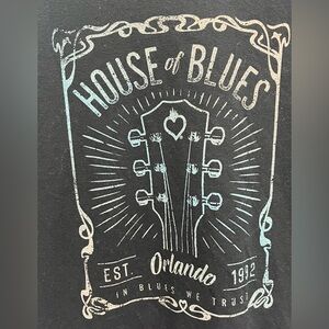 HOUSE OF BLUES T-shirt Women’s size L
